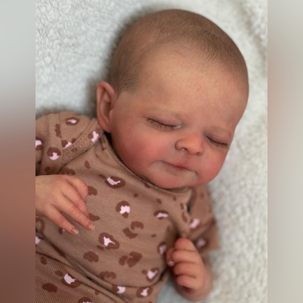 Reborn baby doll - realistic, painted with appropriate mottling of newborn - Picture 9 of 16